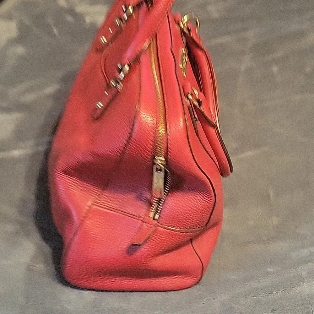 MICHAEL MICHAEL KORS Red Leather Large Bedford Tassel Satchel - Picture 4 of 5
